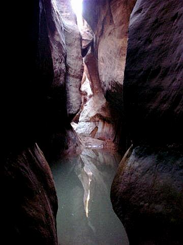 This is a very pretty slot canyon.