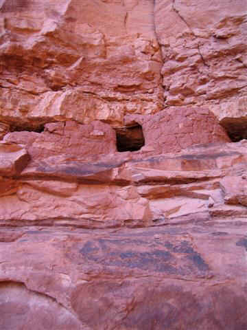 The granary for which the canyon is named.