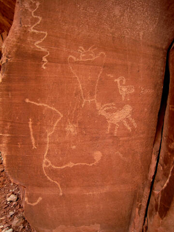 More petroglyph's along the trail.