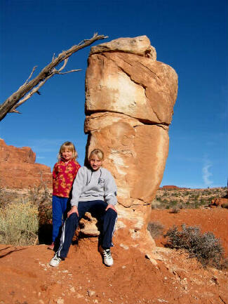 Interesting rock formation along the trail.