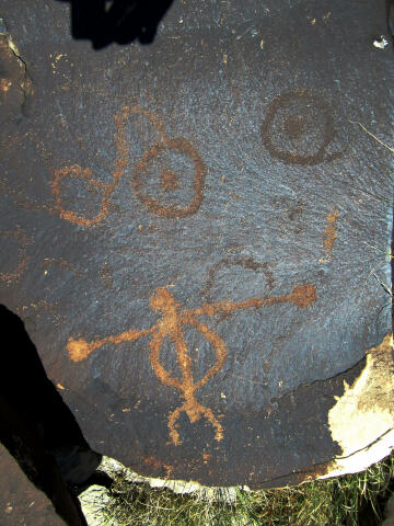 Grassy Knoll petroglyphs and ruin.